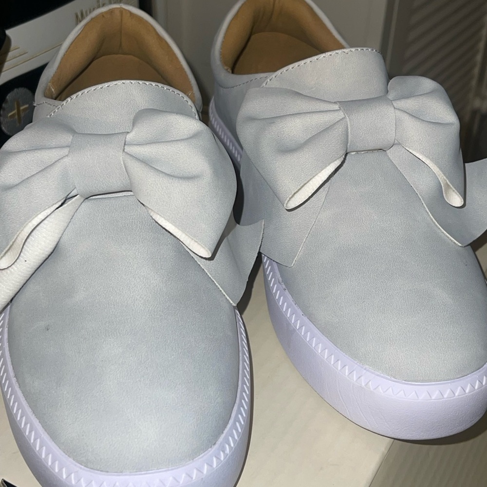 Women’s Slip-On Bow Sneakers - White